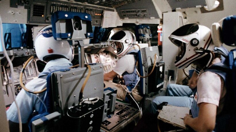 Sally Ride e i compagni di volo durante la missione STS-7 (Nasa)