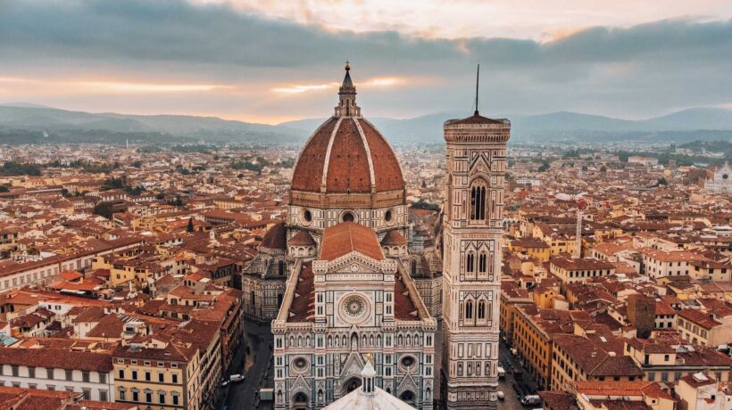 La sinistra vuole espropriarci casa ma consente affitti brevi extra lusso