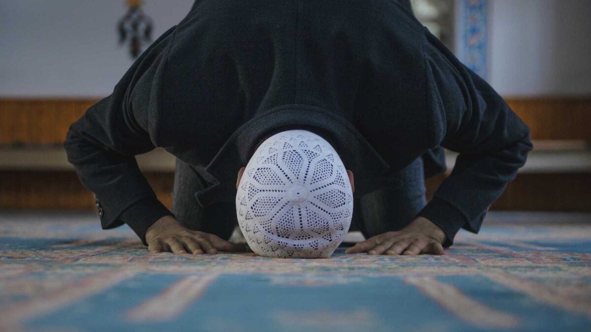 Per essere inclusivi all’oratorio estivo si prega perfino Allah