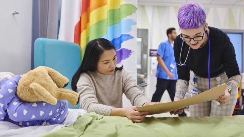 L’ultima dei pediatri: ambulatori neutri e linguaggio inclusivo per i bambini fluidi