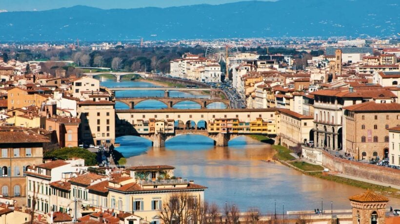 Firenze bastona i proprietari di casa: niente Airbnb, nemmeno in periferia