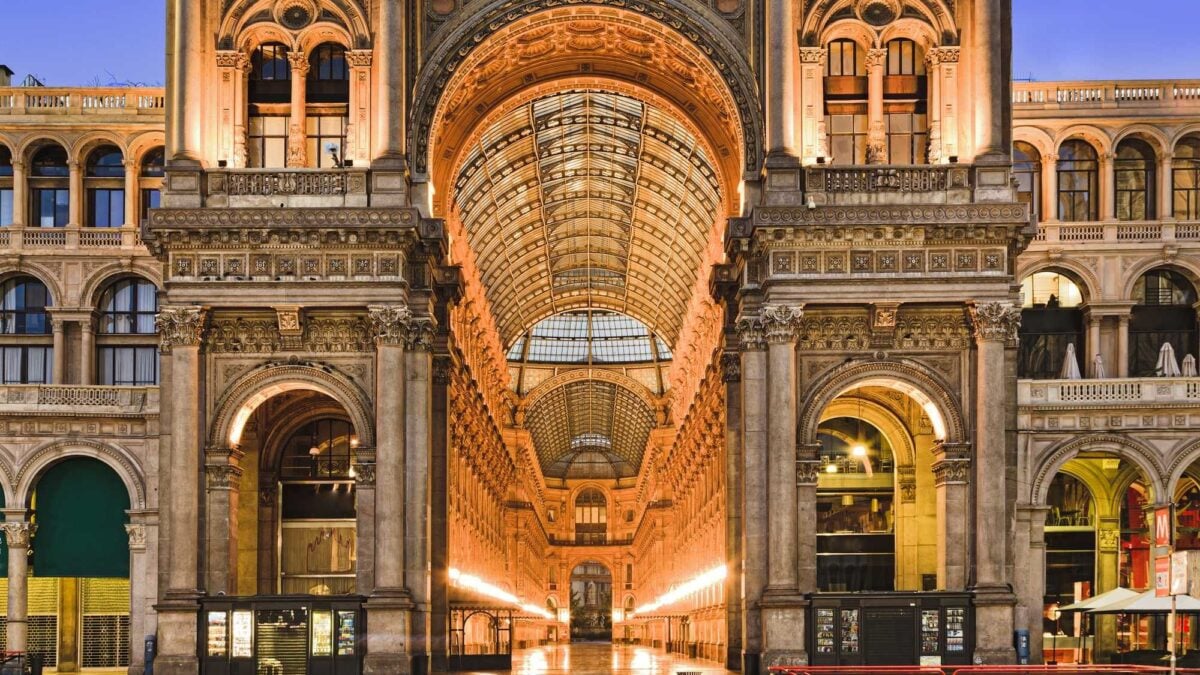 Milano coccola i fighetti del lusso: scatta l’inchiesta sugli spazi in Galleria