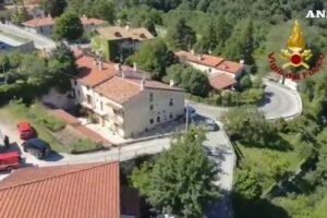 Si cercano nel lago le sorelle in fuga dai giudici