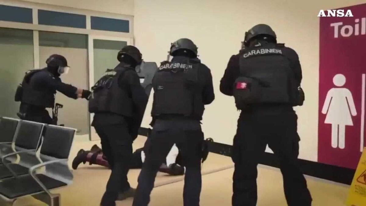 Fiumicino, maxi esercitazione antiterrorismo in aeroporto