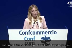 Assemblea Confcommercio, Meloni: «Vogliamo ridurre il carico fiscale sul ceto medio»