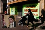 In Francia amano le donne col velo però si infuriano per l’Ave Maria