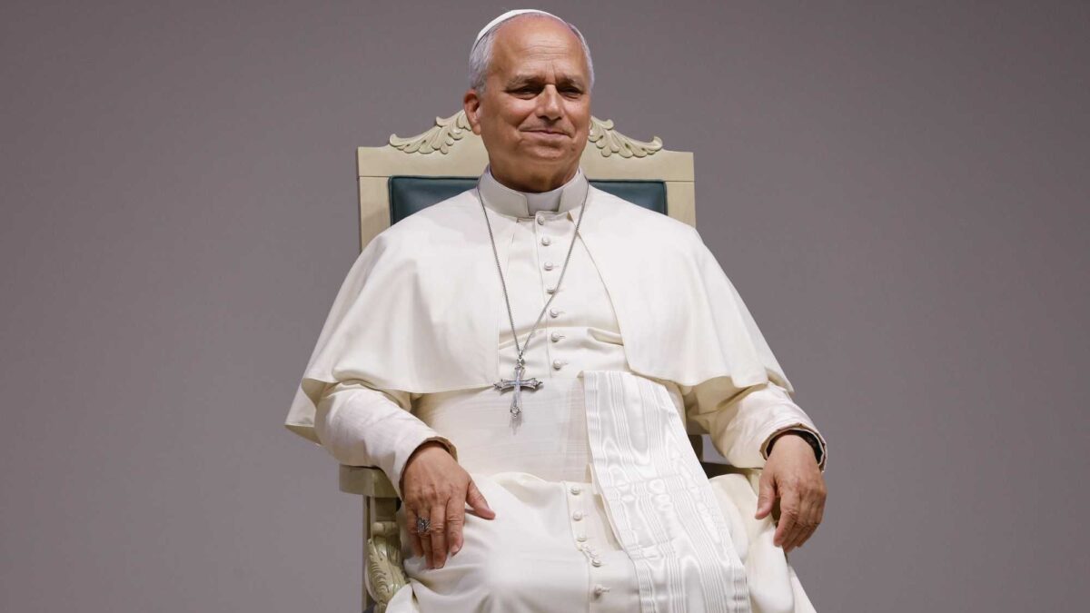 Il Papa a gamba tesa sull’eutanasia: «Il medico non può servire la morte»