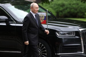 Per la pace con Kiev Putin aspetta gli Usa. Ma prima deve finire la fase calda in Iran