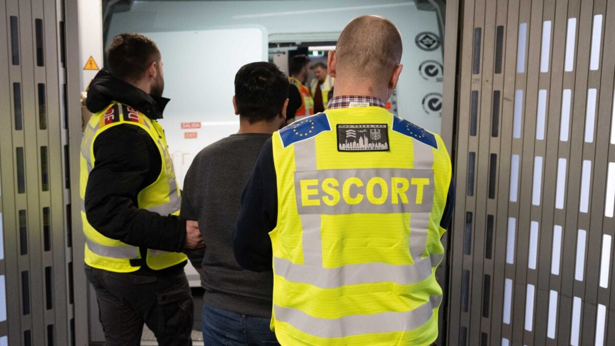 Remigrare si può. Anzi, si fa