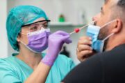 L’ultima beffa dell’emergenza Covid. «Fatti test con tamponi farlocchi»