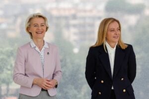 Bruxelles ci aiuta soltanto sul green. Ma ora forse tagliare le accise si può