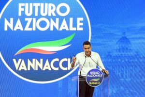 Vannacci s’ingrossa con i delusi. Tajani: «Diamo risposte alla gente»