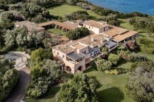 Le mille e una foto di Villa Certosa: ora la reggia di Silvio può parlare