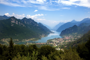 lombardia turismo lento lago idro