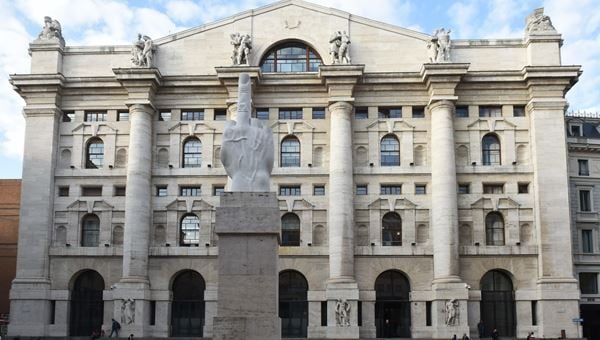 Assise Genenta, San Raffaele diserta. Paracchi vince con i soci delle armi
