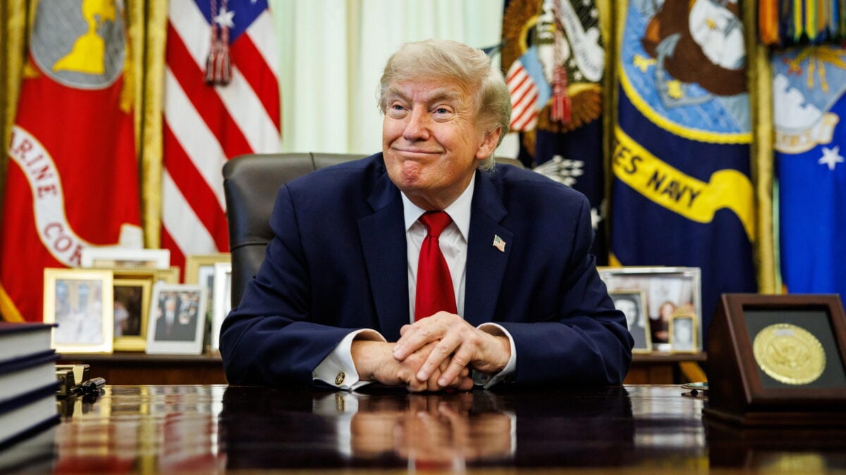 The Donald tira altri schiaffi a Roma. A Villa Taverna però va in scena il disgelo