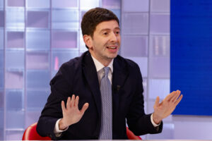 Tachipirina e vigile attesa, botta finale: «Favoriva l’aggravamento dei sintomi»