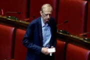 Fassino, il grissino sabaudo re delle profezie toppate