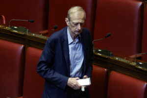 Fassino, il grissino sabaudo re delle profezie toppate