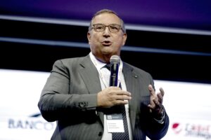 I francesi bocciano Mps-Banco Bpm. Castagna scende dal Monte dei Paschi