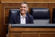 Sánchez spalanca Spagna e Ue a 1,2 milioni di irregolari. Ora sospendiamo Schengen