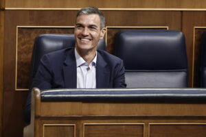 Sánchez spalanca Spagna e Ue a 1,2 milioni di irregolari. Ora sospendiamo Schengen