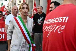 I carabinieri di Milano a Genova per tamponare i pasticci della Salis