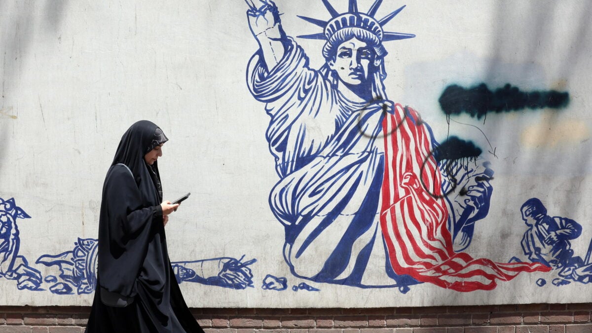 Washington fissa i paletti: «Escalation finché Teheran continua a colpire le navi»