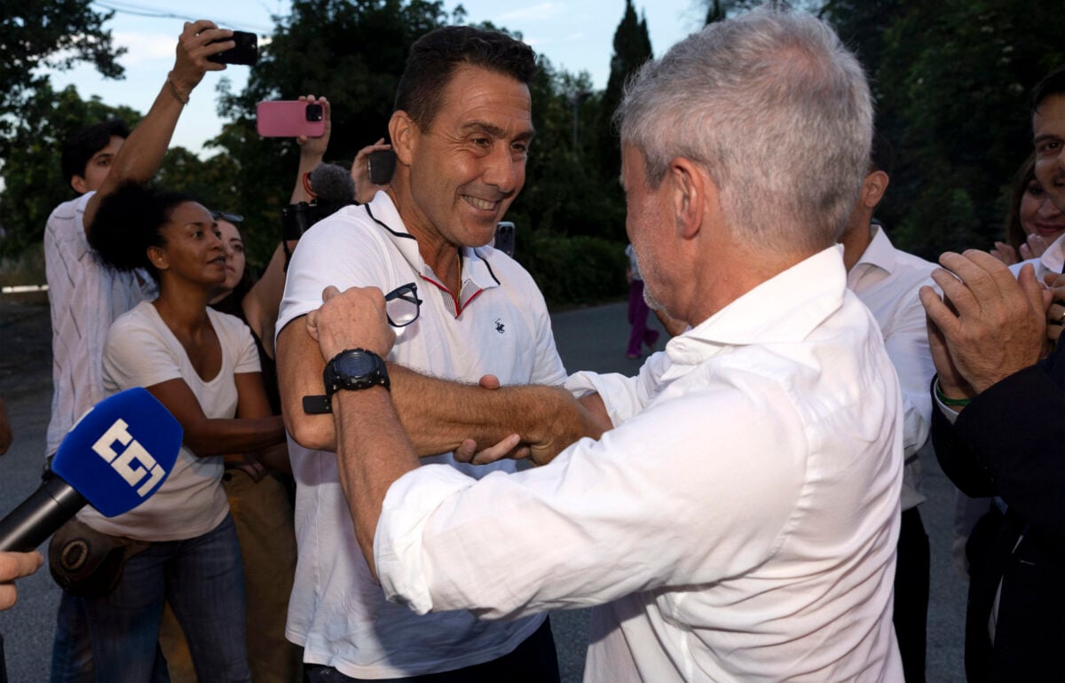 La sinistra «bracca» Vannacci anche se sposta la sede del comizio