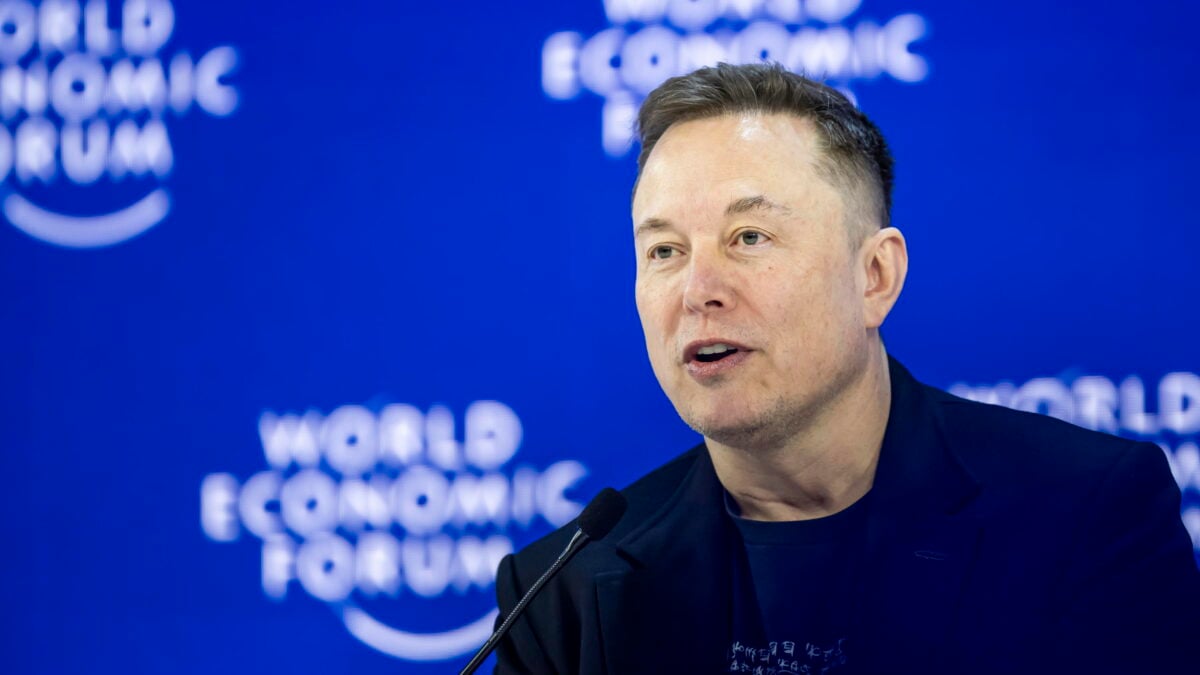 Musk è lo specchio dello scontro tra élite