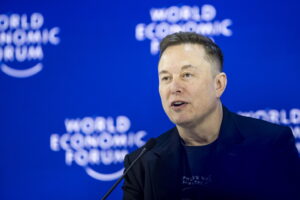 Musk è lo specchio dello scontro tra élite