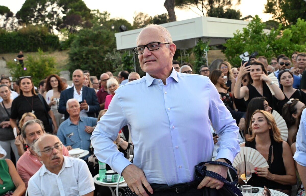 Salis, Gualtieri e Funaro si sfidano a chi alza di più le tasse ai cittadini