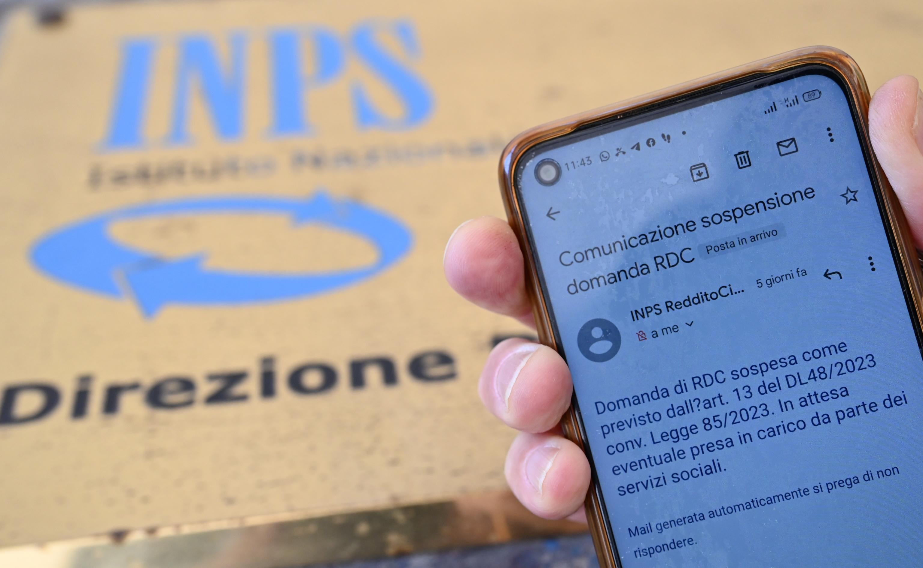 Carcerati e ex terroristi ricevono il reddito di cittadinanza. Indagini svelano il fenomeno