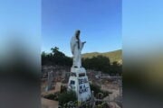 Sfregio a Medjugorje: altare incendiato e statua della Vergine imbrattata