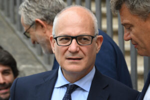 Gualtieri fa il mr. green ma è un bluff