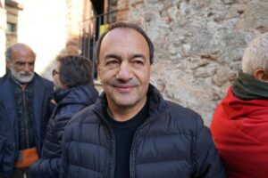 Mimmo Lucano ritorna sindaco di Riace finché non si esprime la Cassazione