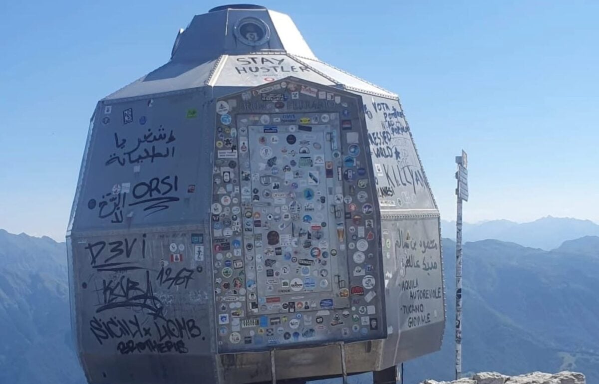 Ultima vetta dei maranza. Salgono sui monti per vandalizzare i rifugi