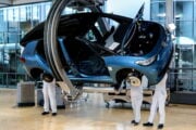 L’automotive distrutto dal green non si salverà come fabbrica di armi