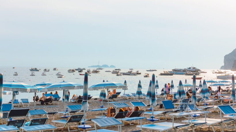 I nemici dei balneari adesso scoprono che le spiagge diventano un lusso