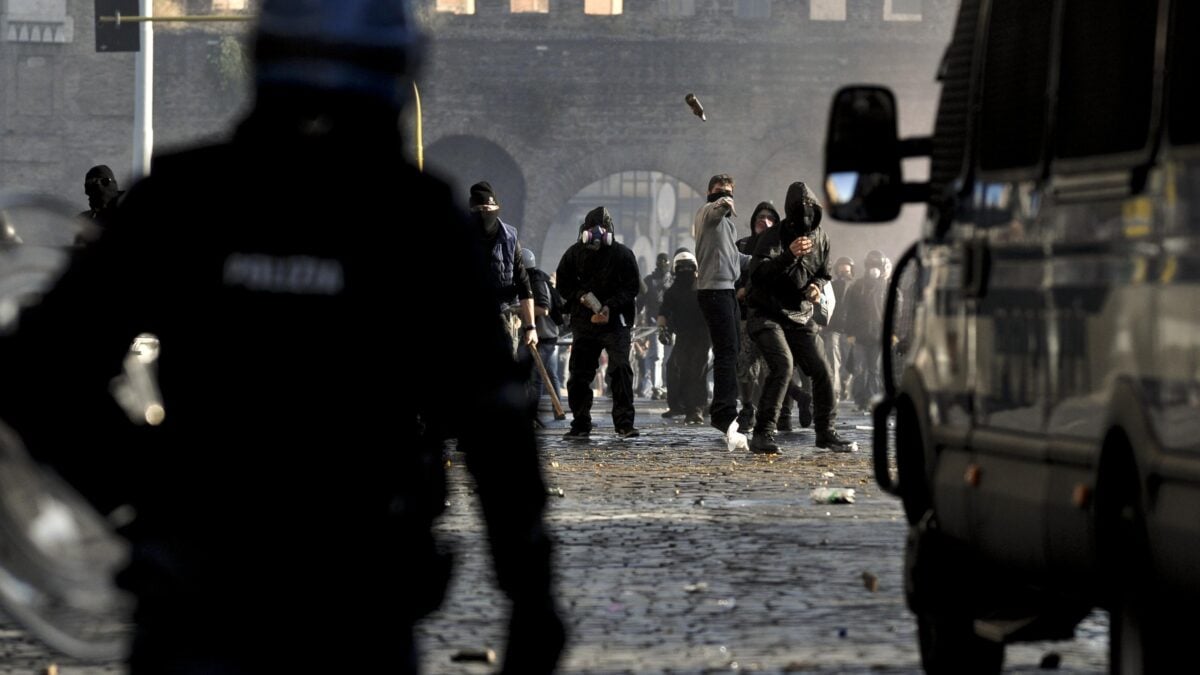 No Tav, ora arriva la legge contro i black bloc