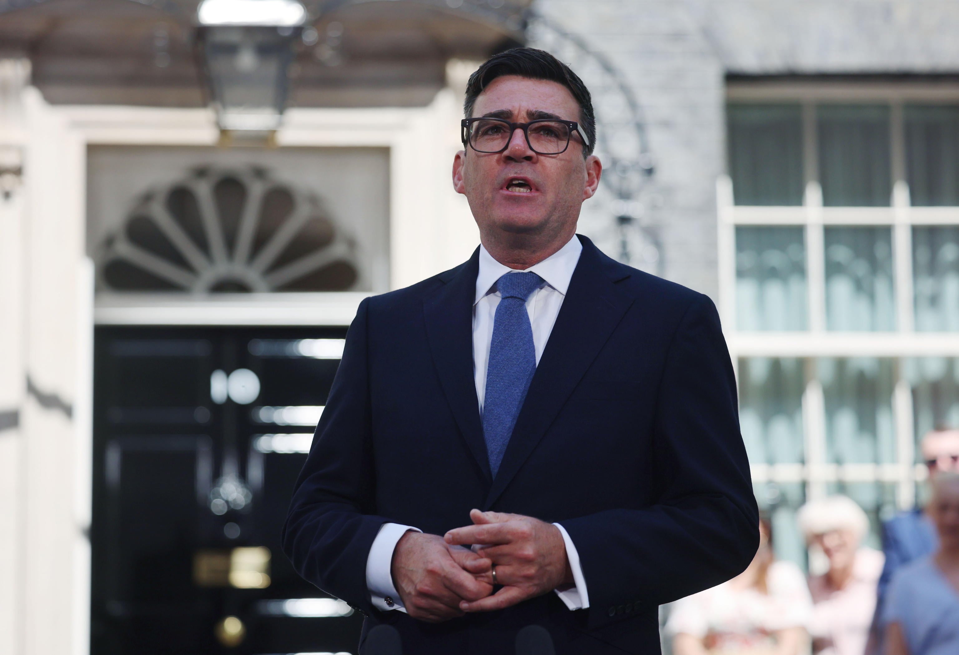 downing street accoglie burnham che promette di dare un tetto a tutti da Laverita.info downing street accoglie burnham che promette di dare un tetto a tutti
