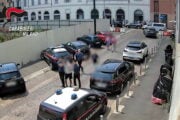 Rapina in centro a Milano: l’arresto in diretta video