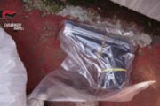 Torre Annunziata, i Carabinieri trovano bunker e armi della camorra