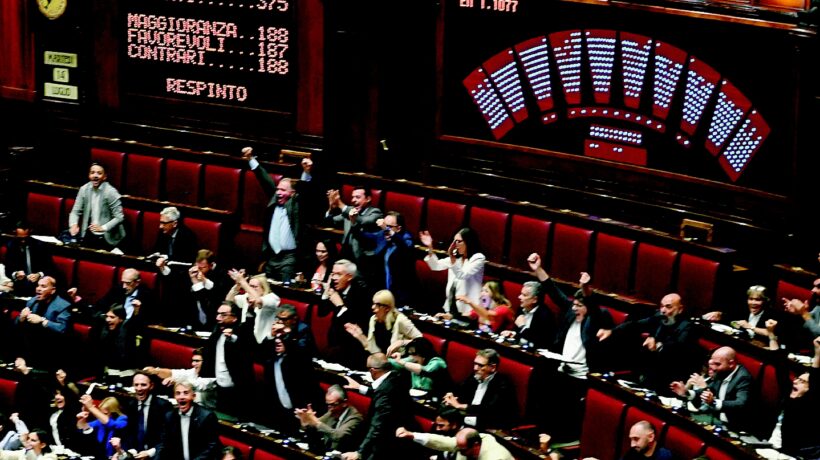 La Meloni sfida i traditori