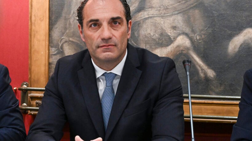 Filosa riporta i numeri in ordine: Stellantis torna a fare auto e utili