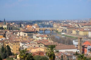 Censimento delle case sfitte per poi requisirle meglio