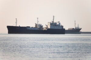 L’Iran a Francia e Uk: state lontani da Hormuz