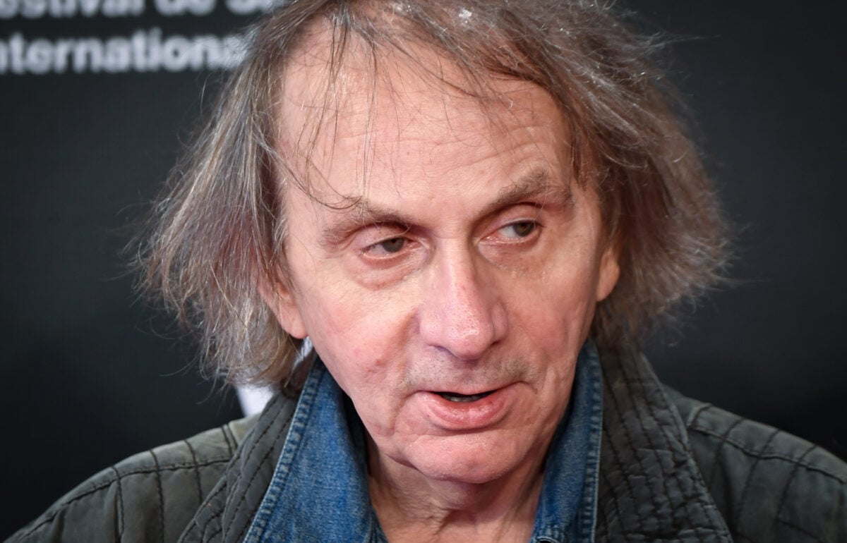Bordata Houellebecq contro l’eutanasia: «Un’arroganza totale impone il nichilismo»