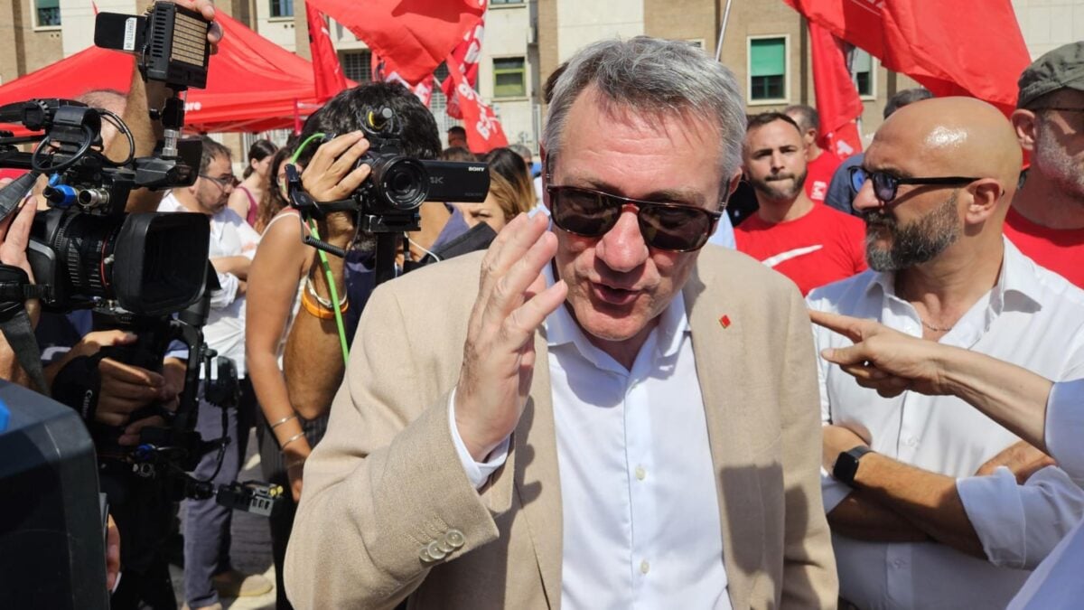 Meloni salva la faccia a Landini: 740.000 euro per i libri della Cgil