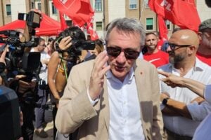 Meloni salva la faccia a Landini: 740.000 euro per i libri della Cgil